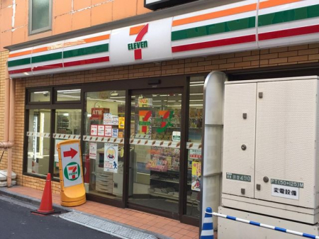 周辺環境　セブンイレブン秋葉原昭和通り店 徒歩2分。 160m