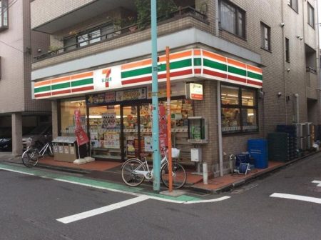 周辺環境　セブンイレブン笹塚店 徒歩5分。 380m