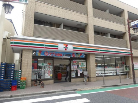 周辺環境　セブンイレブン新宿中井駅前店 徒歩7分。 500m