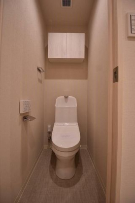トイレ　うれしい温水洗浄機付きトイレ