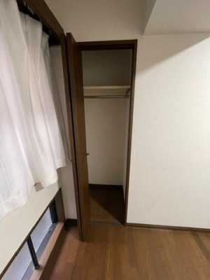 [@-