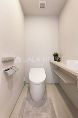 �g�C���@������Ƃ����������̂��郌�X�g���[���ł��B