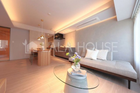 ���r���O�@���r���O�ɂ͓V��J�Z�b�g�G�A�R��������