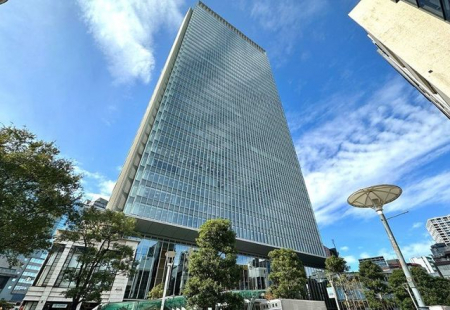 ���ӊ��@�ԍ�Biz�^���[SHOPS��DINING �k��3���B 190m