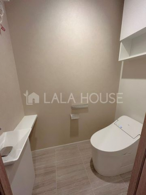 �g�C���@�V���v���ȃ^���N���X�g�C���ł��B�㕔�ɂ͎��[��������K�ɂ����p���������܂��B