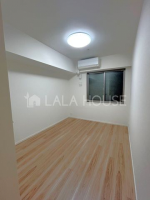 �Q���@�y�Q���z�Q���ɂ̓G�A�R���Ǝ��[������