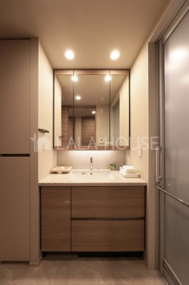 ���ʑ�E���ʏ��@�������Y�����ʃX�y�[�X�ł��B���[��������