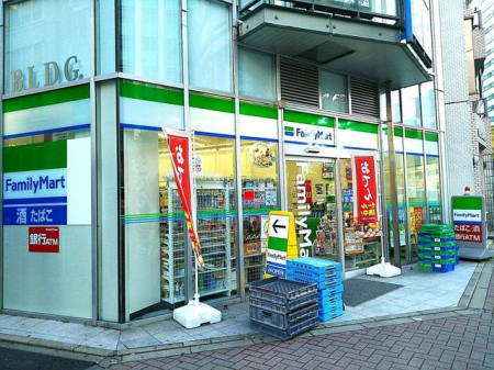 ���ӊ��@�t�@�~���[�}�[�g������a�ʂ�X �k��2���B 90m