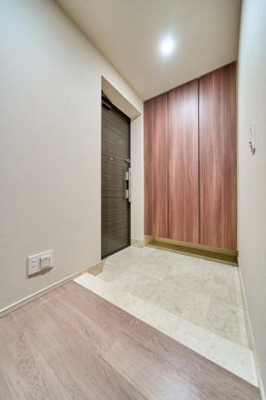 ���ց@-