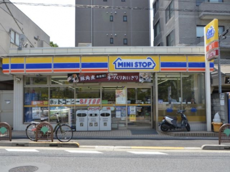 ���ӊ��@�~�j�X�g�b�v����6���ړX �k��2���B 100m